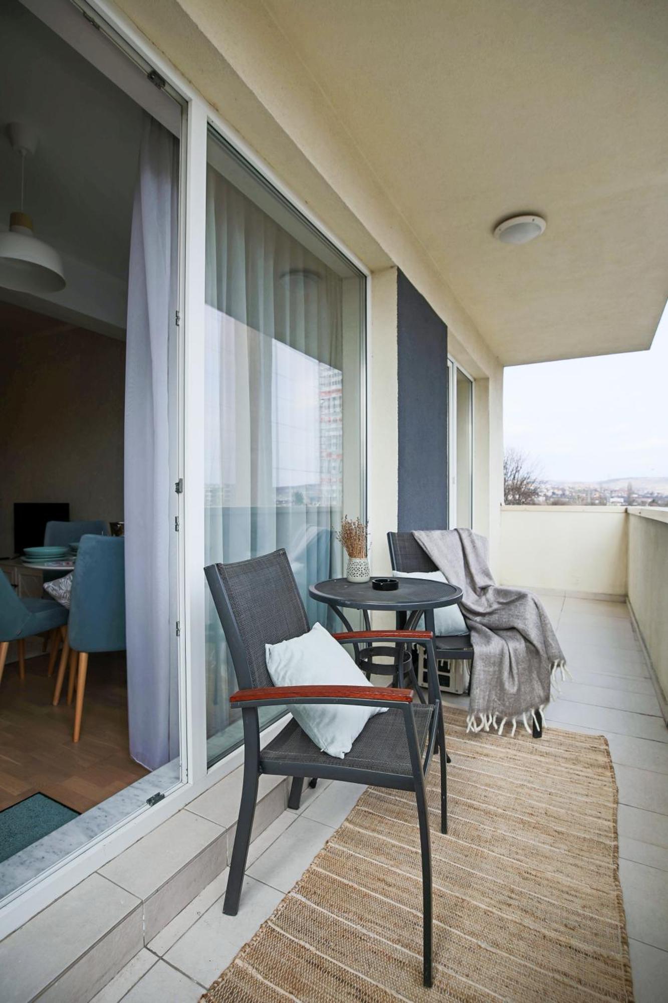 Stylish Condo - Parking And Balcony 클루지나포카 외부 사진