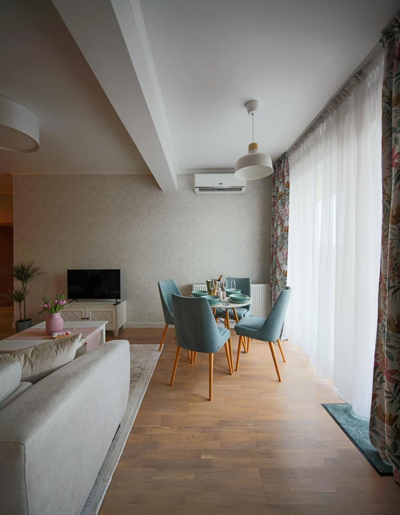 Stylish Condo - Parking And Balcony 클루지나포카 외부 사진